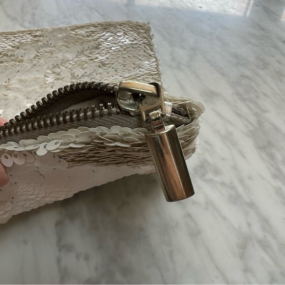 ZARA Retro ‘70s White Fish Scale Sequined Clutch - Picture 3 of 4